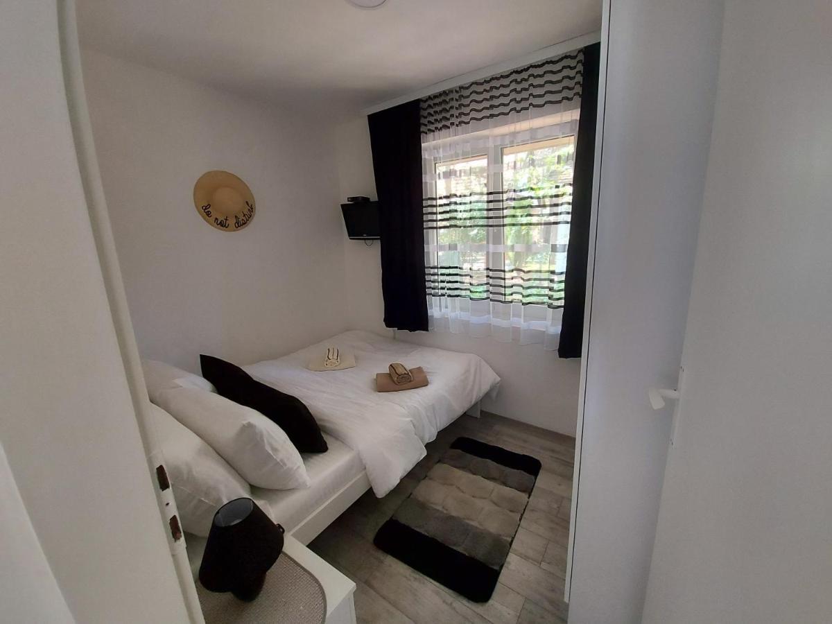 Fenix Apartment & Rooms Vinci Exteriör bild